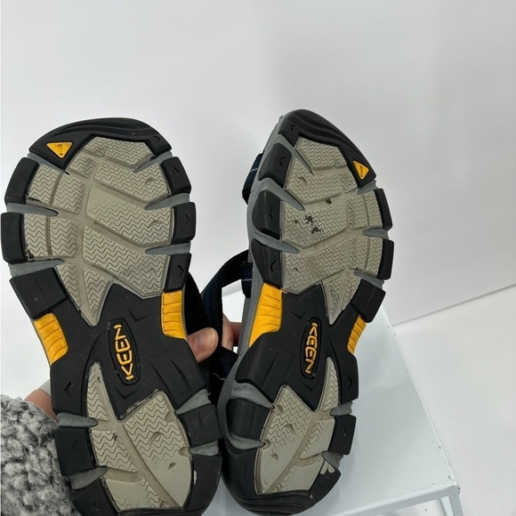 KEEN Newport H-2 Sandals Mens US9 - Picture 5 of 6